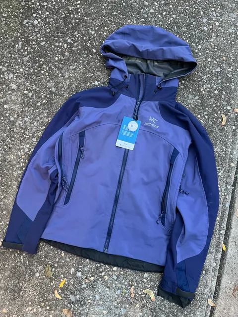 Arc'Teryx Windstopper Jacket Size M Purple Blue Women’s