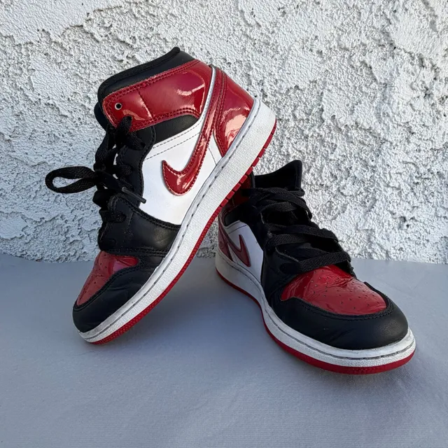 Nike Air Jordan 1 Mid SE GS 3.5Y Black Red White Patent Leather Sneakers