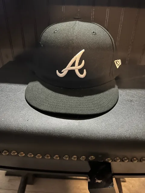 New Era Atlanta Braves 59FIFTY Fitted Hat Size 7 1/2 Black