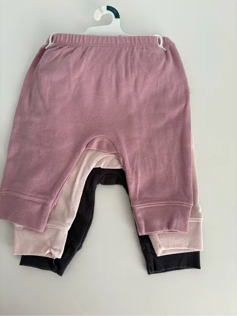 cloud island 3-Pack Leggings in Mauve, Light Pink & Black 0-3m
