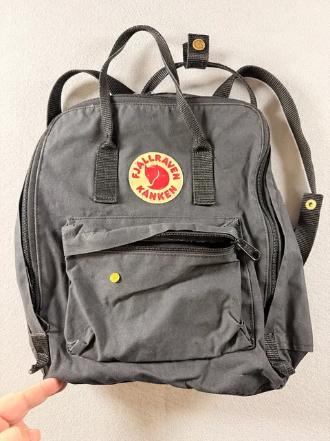 Fjallraven Kanken Classic Backpack Charcoal Grey