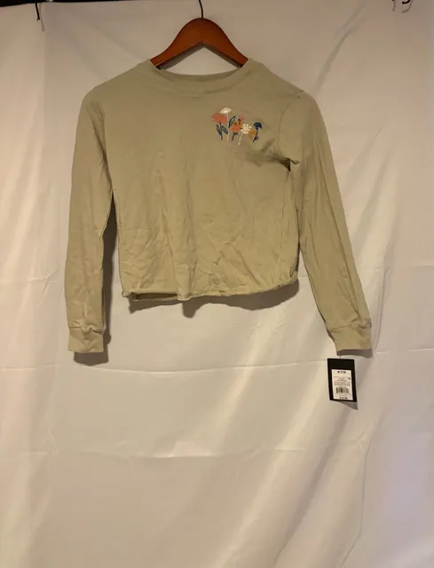 Art Class Floral Embroidered Long Sleeve Tee Size M 7/8 Beachwood