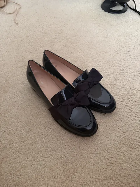 Bandolino Lindio Bow Loafer Size 11M Navy Patent