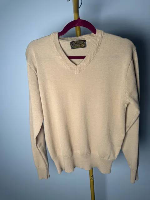 Sweater Emporium V-Neck Sweater Size L Tan Cream