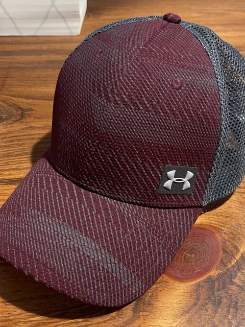 Under Armour Trucker Hat OSFA Maroon Gray Mesh Snapback Cap