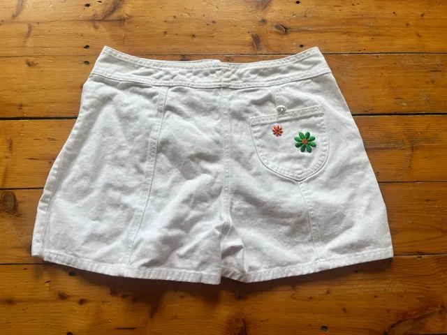 Vtg 90s California Concepts Denim Shorts Size 11 Large White Embroidered Flowers
