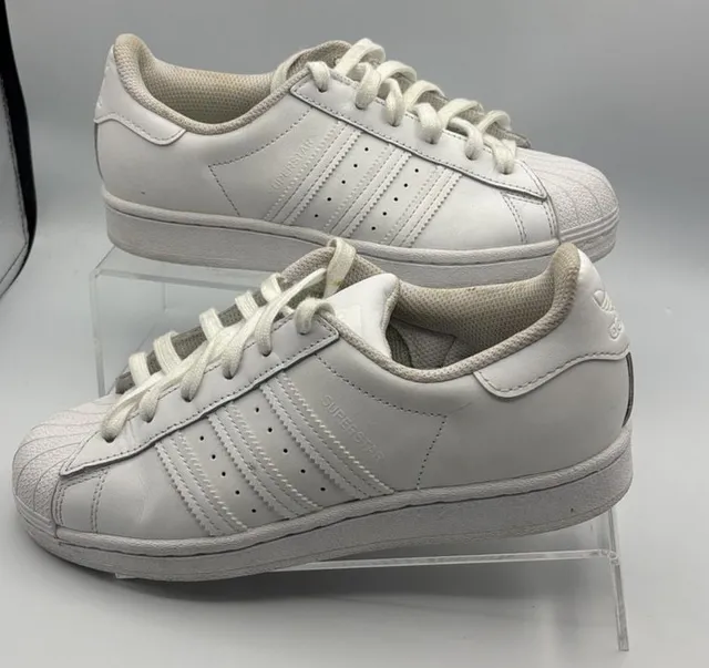 Adidas Superstar Size 5.5 White Low Top Sneakers