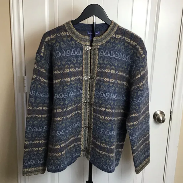 Eagle's Eye 100% Wool Nordic Cardigan with Pewter Clasps XL Vintage Cottagecore