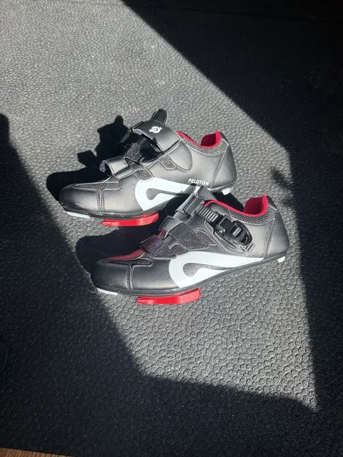 Peloton Cycling Shoes Size 39 Black Red Bike Delta Cleats