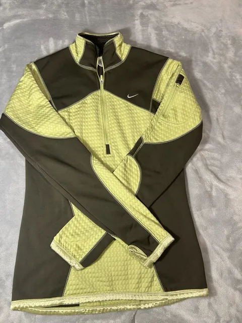 Womans Nike Therma Fit Quarter Zip Pullover Size Medium Olive Green Waffle Knit