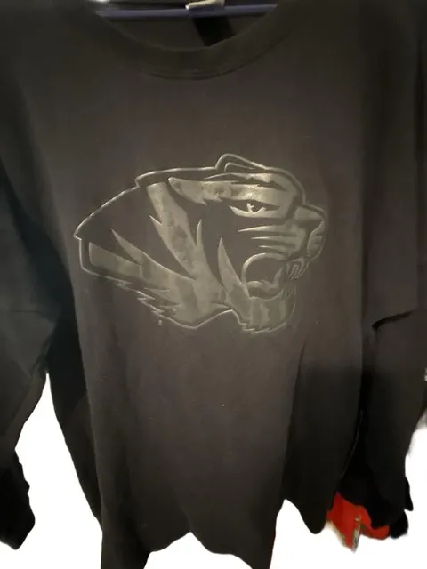 Vintage Pink Victoria's Secret Tiger Sweatshirt Size Large Black