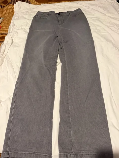 Gloria Vanderbilt Amanda Jeans Size 8 Gray Classic Rise