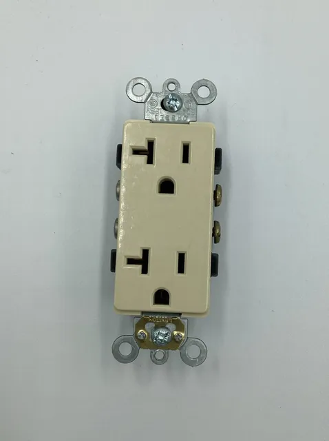 Leviton Ivory 5-20R Decora Duplex Receptacle 16342-I CASE OF 10 - NEW IN BOX