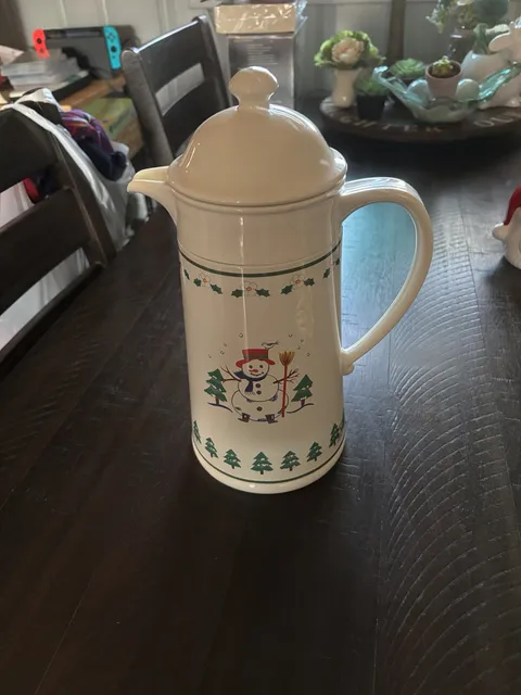 Pfaltzgraff Winterberry Thermal Carafe Snowman