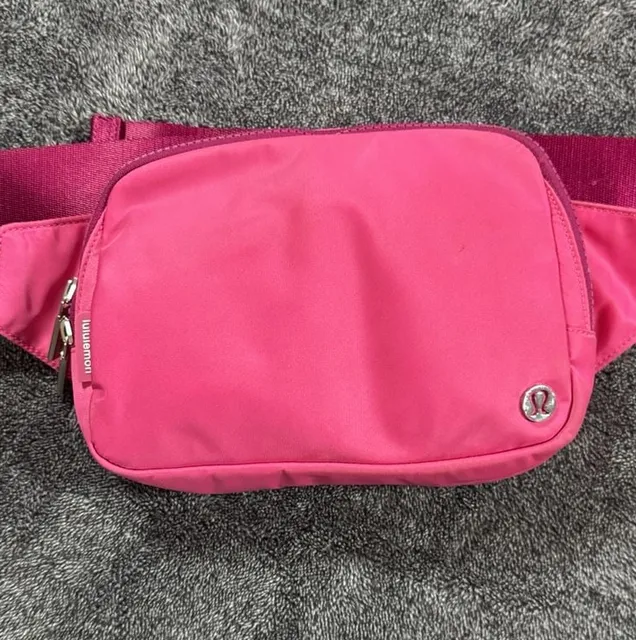 Lululemon Everywhere Belt Bag Pink Pink Neon Pink