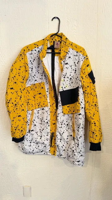 Nike ACG Insulated Jacket Size L Yellow White Black Splatter