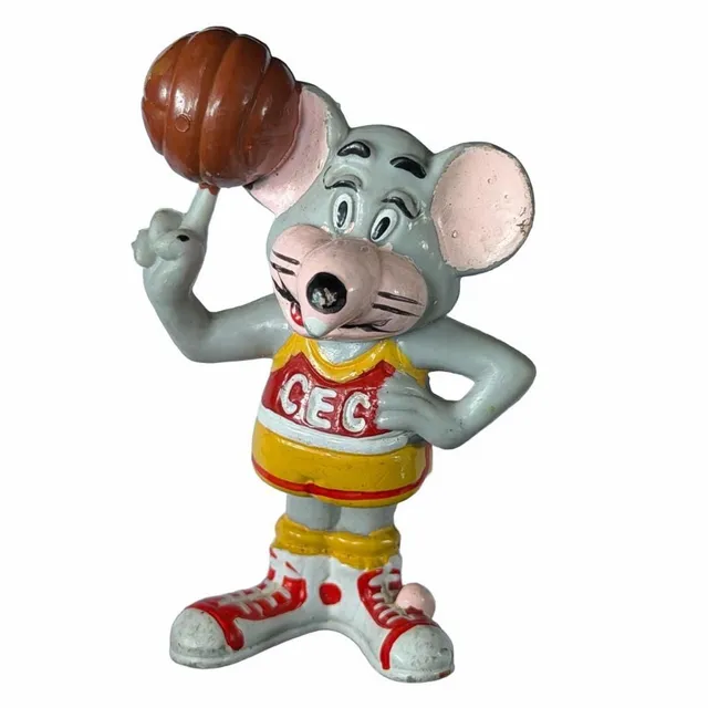 Vintage 1986 Chuck E Cheese Basketball Player ShowBiz Pizza Time CEC Figure