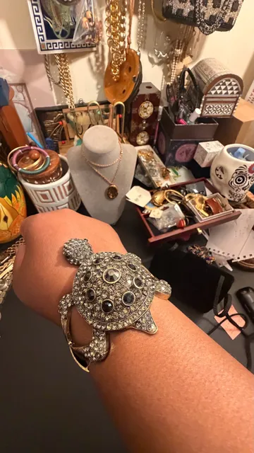 Vtg Rhinestone Turtle Hinged Bangle Bracelet