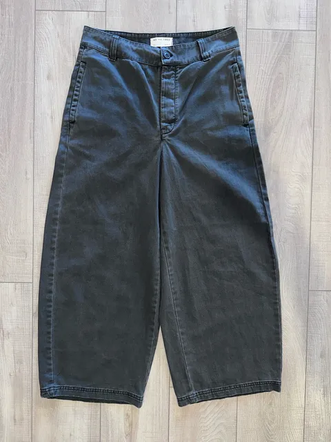 We The Free Wide Leg Pants Size 2 Charcoal Gray High Rise Cropped Denim