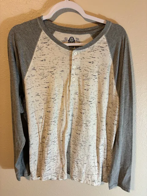 American Rag Long Sleeve Henley X-Large Gray White Nep Raglan T-Shirt