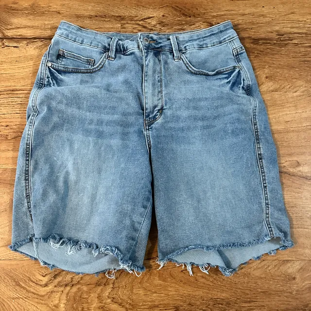 Judy Blue Denim Shorts Size 1XL Raw Hem