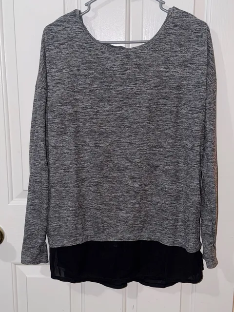 Danskin Now Active Top Size M (8-10) Gray Black Long Sleeve