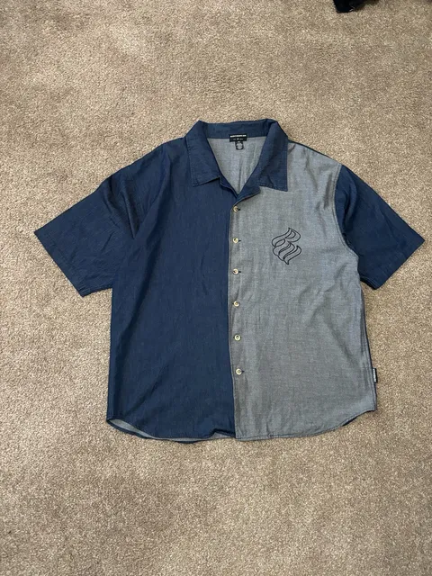 Early 2000s Rocawear Button Down Shirt Size XXL Blue Gray Denim Short Sleeve Embroidered
