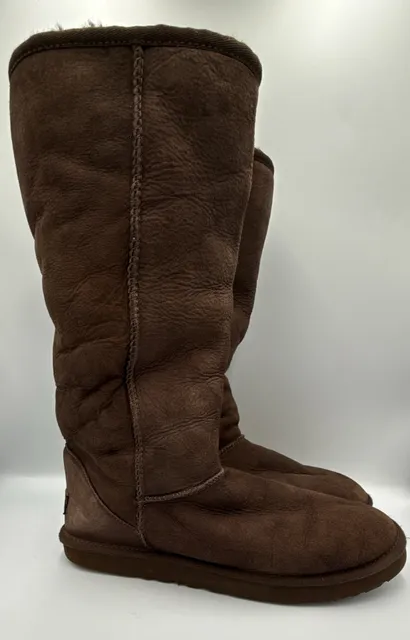 Ugg Classic Tall Boots Brown Suede Shearling
Size 11
#891