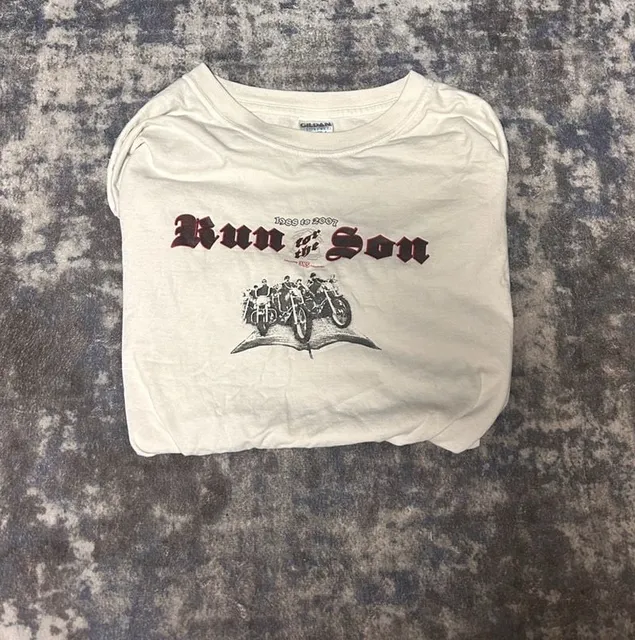 Gildan Run to the Son Graphic T-Shirt L Off White