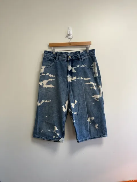 Cropp Denim Shorts Size 34 Bleach Wash Cloud Pattern Jorts