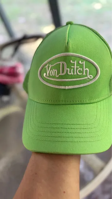 Von Dutch trucker hat NWOT