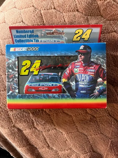 NIB Vintage NASCAR 2000 Jeff Gordon #24 Collector Tin & 2 Decks Playing Cards