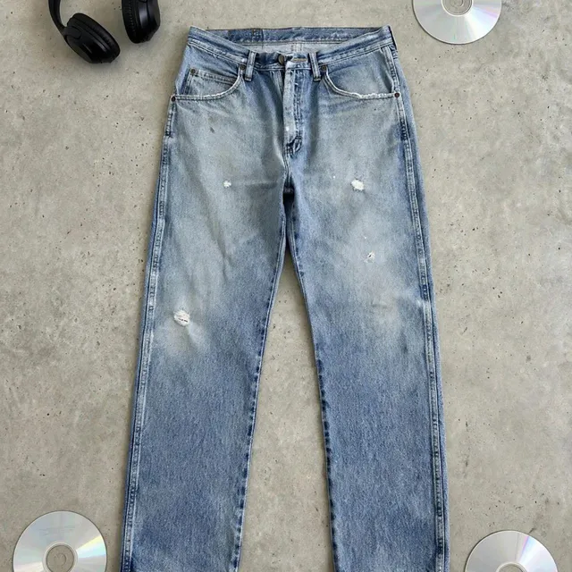 Wrangler Light-Wash Distressed Blue Jeans