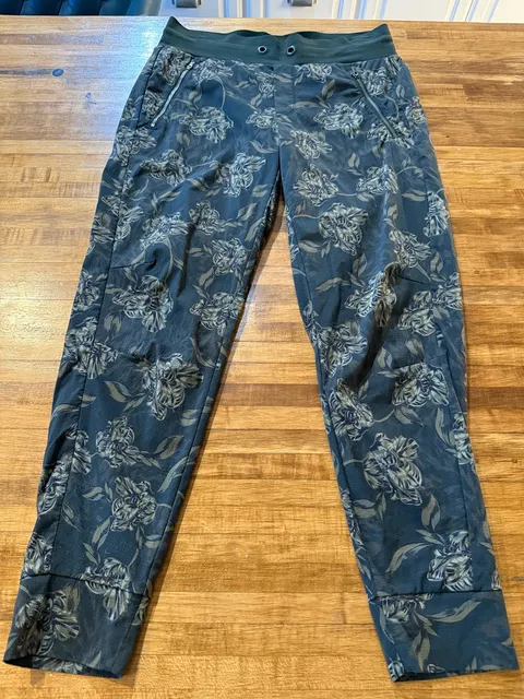 Athleta Trekkie North Printed Jogger Size 6 Floral (q1)