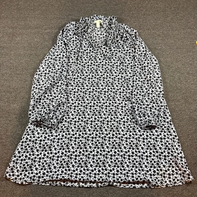 H&M Black and White Floral Dress Size 12
