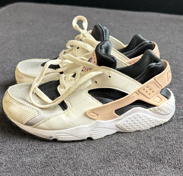 Youth Nike Air Huarache Run Size 1.5Y White Black Pink