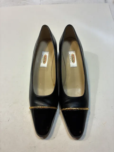 Talbots Pumps Shoes Size 7 1/2 N Black Leather Gold Chain Toe Cap