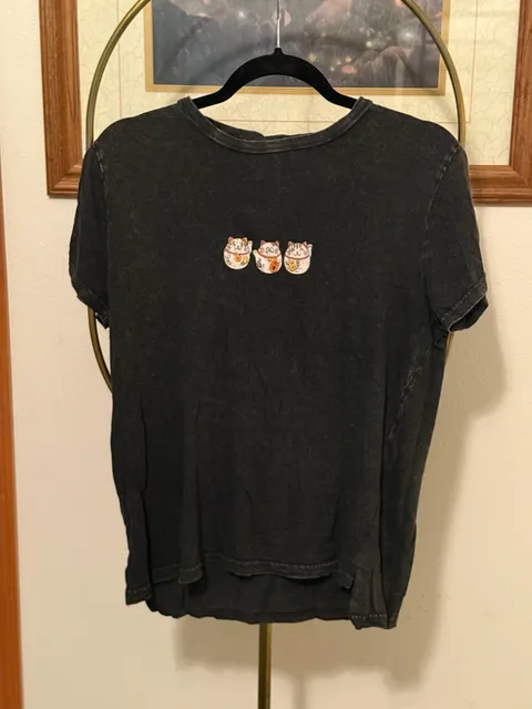 Urban Nation Good Luck Cat T-Shirt Size M Black