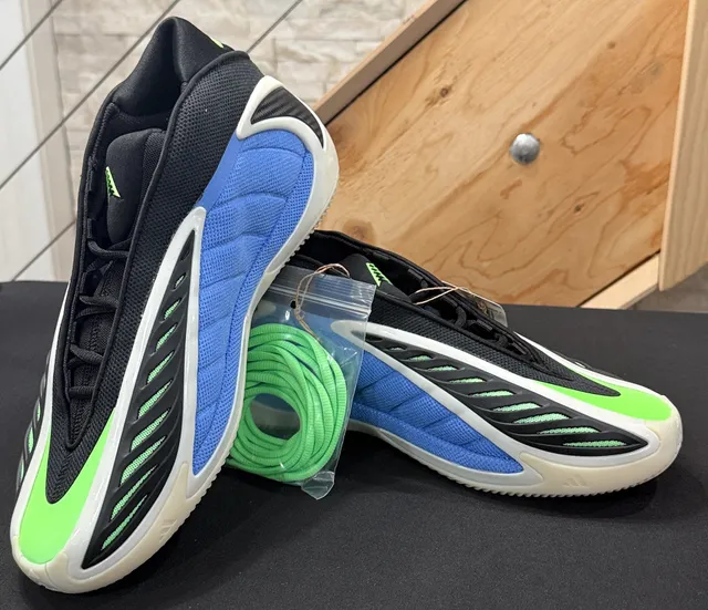 Adidas Anthony Edwards 2 Size 10 Basketball Shoes