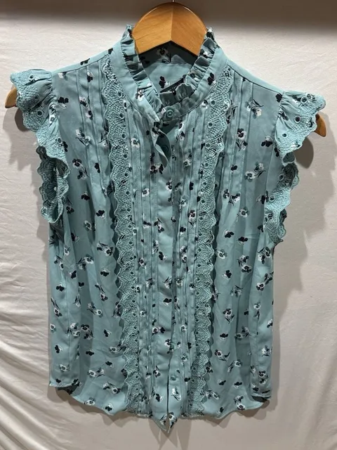 Ann Taylor Ruffle Blouse Size S Blue Floral Sleeveless Eyelet Trim