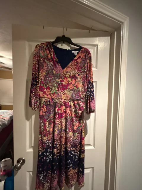 London Times Floral Dress Size 14 V-Neck Midi Length
