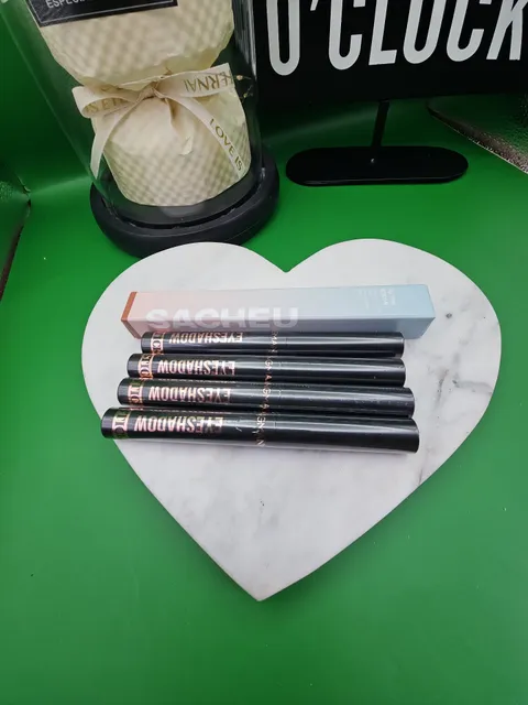 Sacheu Stay-N Peel Off Lip Liner and Eyeshadow Sticks Bundle Set