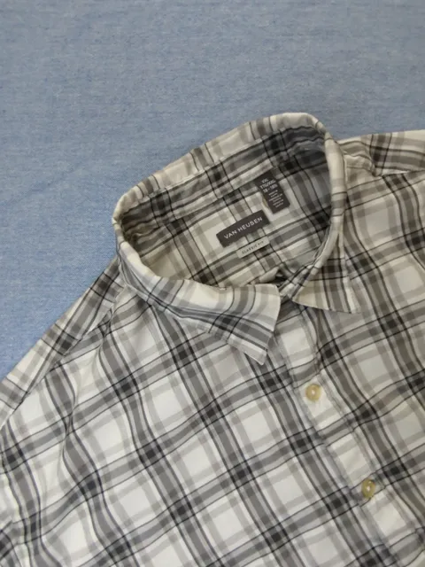 Van Heusen Short Sleeve Plaid Shirt Size XXL Gray White Classic Fit. #124