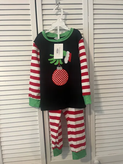Boys Grinch Hand Pajama Set Size XL