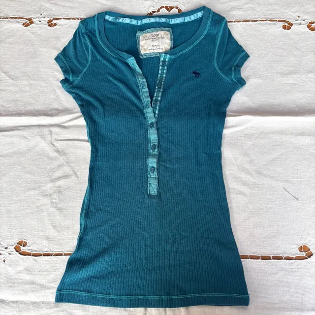 Abercrombie & Fitch Henley Top Size Large Teal Ribbed Short Sleeve