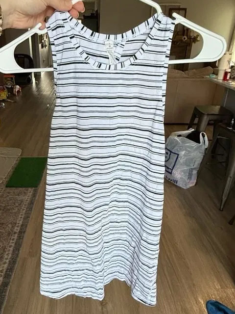 Lululemon Tank Top Size 4 Black White Striped open tie Racerback