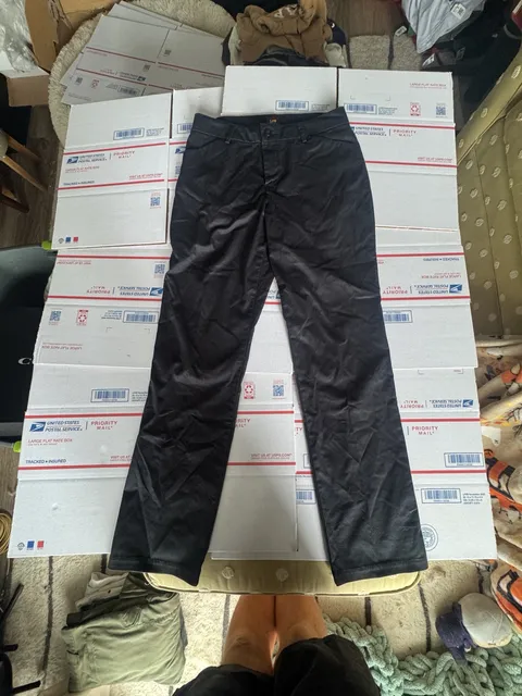 Lee Wrinkle Free Pants Size 8 Long Black