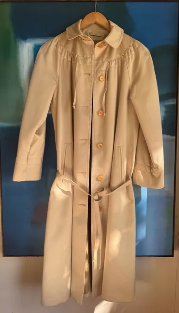 Vintage Forecaster Of Boston Trench Coat Size 7/8 Tan Belted