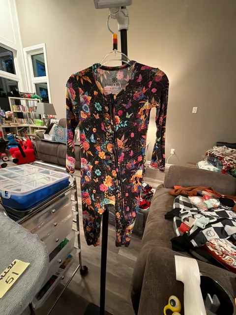 Bums & Roses Frida Skuhlo Ruffle Romper Size 9-12 Months Black Floral