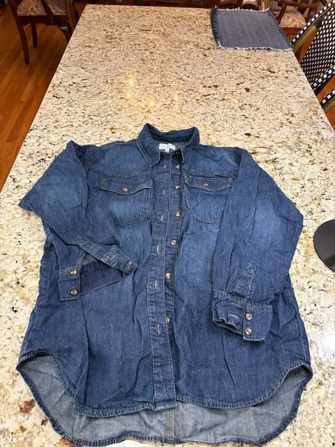 Sofia Jeans by Sofia Vergara Denim Shirt Size S (4-6) Blue Long Sleeve Top